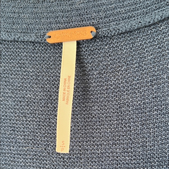 Like New! Free People Navy Blue Knit Crisscross Hi-Lo V-Neck Tunic Sweater in S - Picture 6 of 12